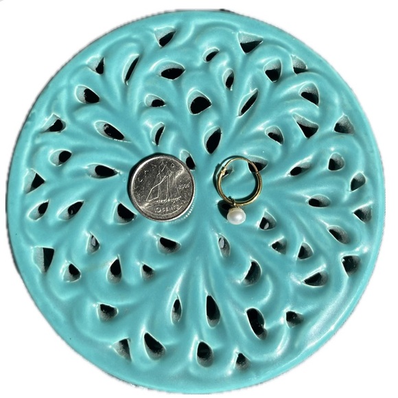 14k Gold Sterling Silver White Freshwater Pearl Huggie Hoop Earrings - Picture 2 of 2